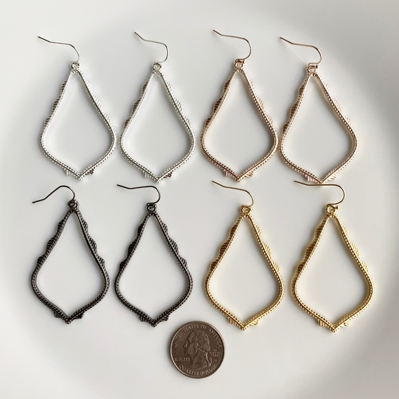 NEW Large Frame Earrings (black) - Picture 7 of 8